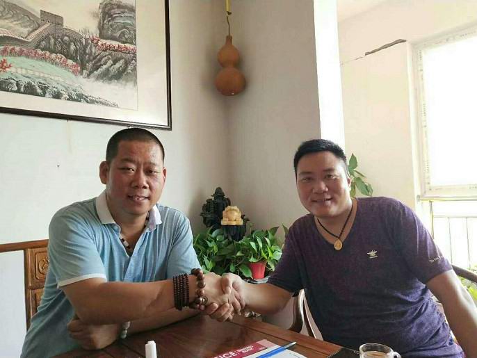 熱烈祝賀:全國總代理張獅子介紹工地老板:趙金山趙總加盟愛足康成功。