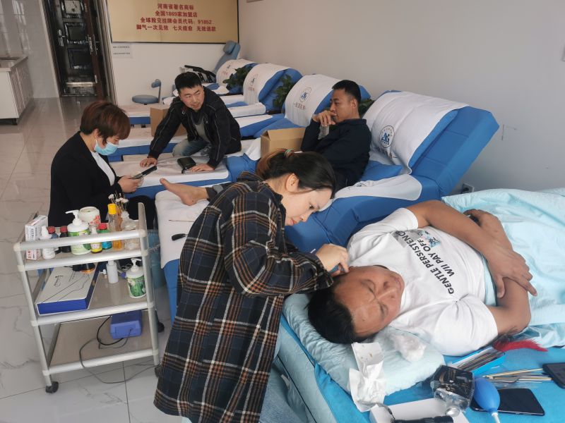 歡迎來(lái)自山西臨汾，四川德陽(yáng)，鶴壁，南陽(yáng)等家人前來(lái)愛(ài)足康總部參加第38屆30分鐘祛灰甲+可視采耳公益培訓(xùn)班